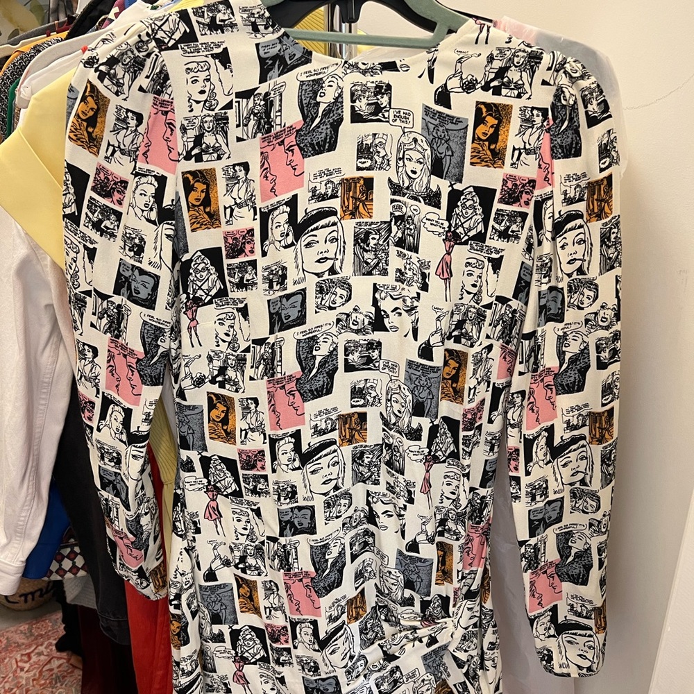 Reformation dress, comic book pattern. Size 4, never worn! White and black.